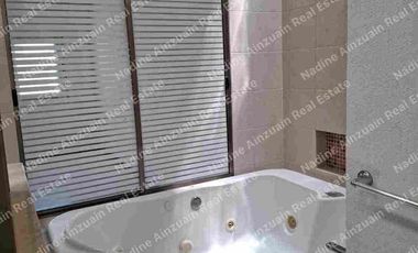 RENTA CASA EN RESIDENCIAL CUMBRES CANCÚN, 3 RECÁMARAS, ALBERCA, AMENIDADES, SEGURIDAD 24 HORAS.