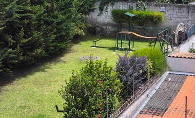 Casa de venta en conjunto cerrado, Carcelén, frente a Yambal. 141 m2. 3 habit.