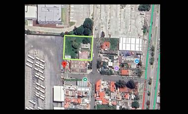 Terreno de 1,846 m2 con casa de una planta, en Lomas de Castillotla