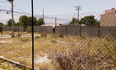 Terreno en esquina de 400 m² listo para desarrollar en Atotonilco.