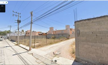 Terreno en esquina de 400 m² listo para desarrollar en Atotonilco.