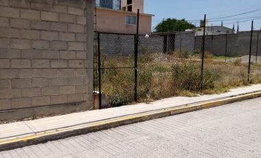 Terreno en esquina de 400 m² listo para desarrollar en Atotonilco.