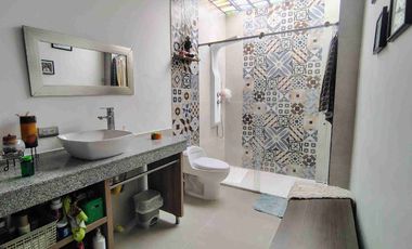 Casa 70 M2 con plancha + Lote de 586m2 para seguir construyendo.