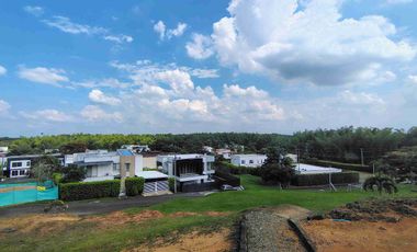 Casa 70 M2 con plancha + Lote de 586m2 para seguir construyendo.