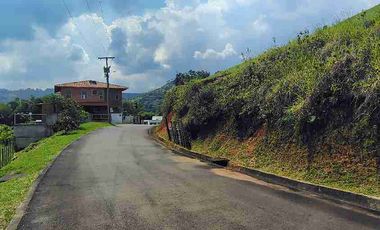 Casa 70 M2 con plancha + Lote de 586m2 para seguir construyendo.