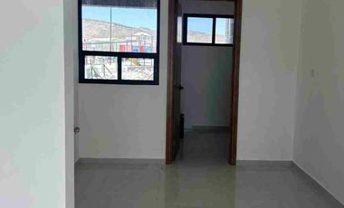 VENTA DE CASA CON DOS PLANTAS EN FRACC. PIAMONTE AL NORTE DE SALTILLO, COAH.