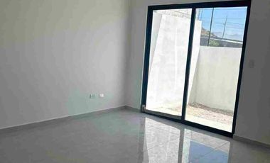 VENTA DE CASA CON DOS PLANTAS EN FRACC. PIAMONTE AL NORTE DE SALTILLO, COAH.