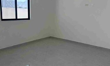 VENTA DE CASA CON DOS PLANTAS EN FRACC. PIAMONTE AL NORTE DE SALTILLO, COAH.