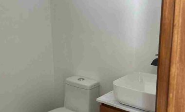 VENTA DE CASA CON DOS PLANTAS EN FRACC. PIAMONTE AL NORTE DE SALTILLO, COAH.