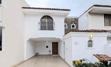 Se renta casa  coto Mallorca, Virreyes Residencial, Zapopan, Jalisco.