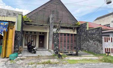 Rumah Nyaman dan Luas Strategis di Sumber Surakarta