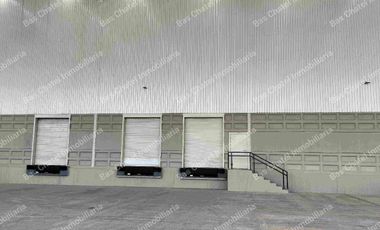 Nave en Renta con Andénes y Oficinas