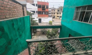 CASA EN ATE, A 3 CUADRAS DEL CENTRO COMERCIAL PURUCHUCO