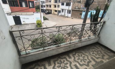 CASA EN ATE, A 3 CUADRAS DEL CENTRO COMERCIAL PURUCHUCO