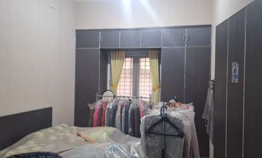 Dijual Rumah Mewah Strategis 3 Lantai Furnished Sumur Bor JakBar