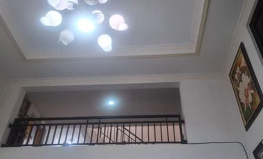 Dijual Rumah Mewah Strategis 3 Lantai Furnished Sumur Bor JakBar