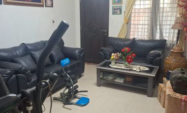 Dijual Rumah Mewah Strategis 3 Lantai Furnished Sumur Bor JakBar