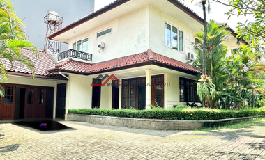 Rumah Bagus Dalam Compound di Kemang, Jakarta Selatan