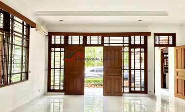 Rumah Bagus Dalam Compound di Kemang, Jakarta Selatan
