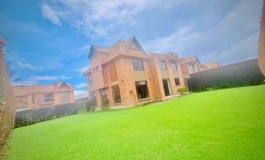 CASA  CAMPESTRE EN VENTA SECTOR CONJUNTO RESIDENCIAL SANTA BIBIANA II CAJICA