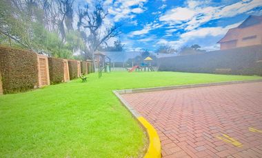 CASA  CAMPESTRE EN VENTA SECTOR CONJUNTO RESIDENCIAL SANTA BIBIANA II CAJICA