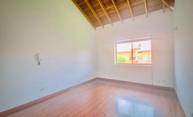 CASA  CAMPESTRE EN VENTA SECTOR CONJUNTO RESIDENCIAL SANTA BIBIANA II CAJICA