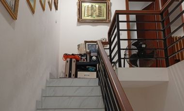 Di Jual rumah 2 lantai Bagus di Taman Gigi Jaka setia Bekasi Selatan