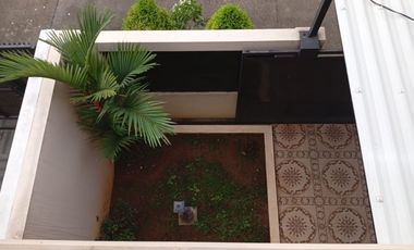 Di Jual rumah 2 lantai Bagus di Taman Gigi Jaka setia Bekasi Selatan