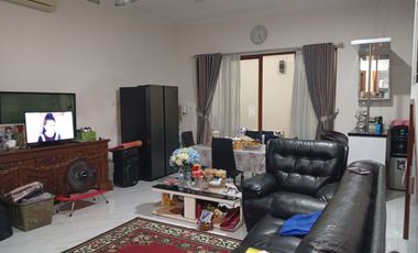 Di Jual rumah 2 lantai Bagus di Taman Gigi Jaka setia Bekasi Selatan