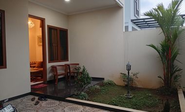 Di Jual rumah 2 lantai Bagus di Taman Gigi Jaka setia Bekasi Selatan