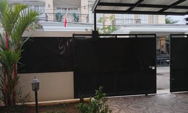 Di Jual rumah 2 lantai Bagus di Taman Gigi Jaka setia Bekasi Selatan