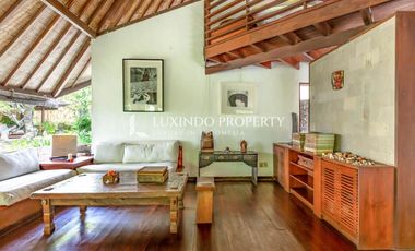 DIJUAL VILLA DENGAN 2 KAMAR TIDUR DI UMALAS