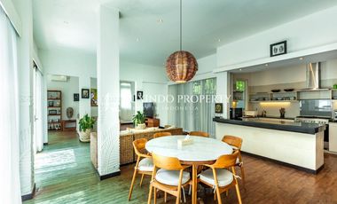 DIJUAL VILLA DENGAN 5 KAMAR TIDUR DI SANUR