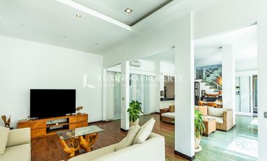 DIJUAL VILLA DENGAN 5 KAMAR TIDUR DI SANUR