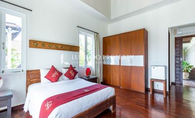 DIJUAL VILLA DENGAN 5 KAMAR TIDUR DI SANUR