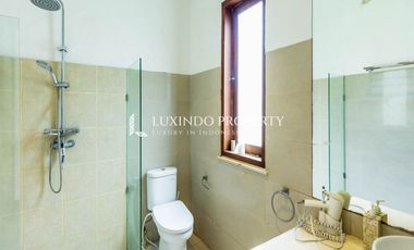 DIJUAL VILLA DENGAN 5 KAMAR TIDUR DI SANUR