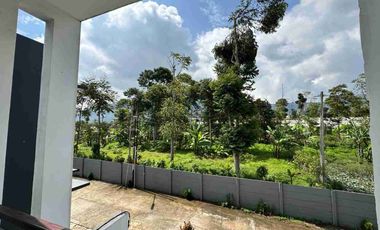 jarang ada rumah semi villa siap huni murah di Cisarua lembang