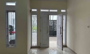 DI SEWAKAN RUMAH BARU RENOVASI