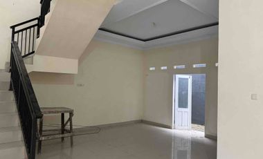 DI SEWAKAN RUMAH BARU RENOVASI