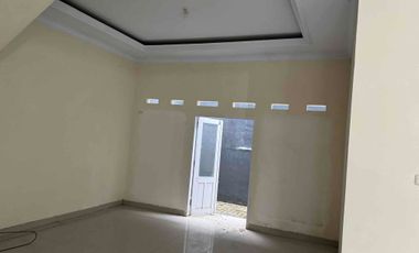 DI SEWAKAN RUMAH BARU RENOVASI