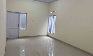 DI SEWAKAN RUMAH BARU RENOVASI