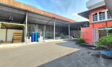 Ruang Usaha plus Gudang Luas 2800m² dan Rumah Mewah Akses Jalan Raya Dekat Tol