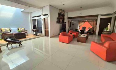 Ruang Usaha plus Gudang Luas 2800m² dan Rumah Mewah Akses Jalan Raya Dekat Tol