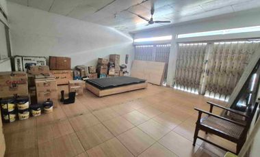 Ruang Usaha plus Gudang Luas 2800m² dan Rumah Mewah Akses Jalan Raya Dekat Tol