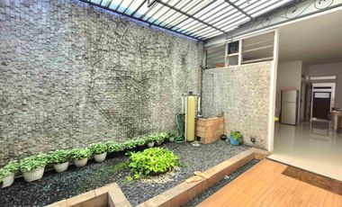 Ruang Usaha plus Gudang Luas 2800m² dan Rumah Mewah Akses Jalan Raya Dekat Tol