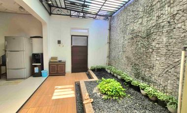 Ruang Usaha plus Gudang Luas 2800m² dan Rumah Mewah Akses Jalan Raya Dekat Tol