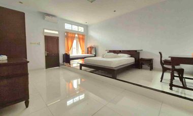 Ruang Usaha plus Gudang Luas 2800m² dan Rumah Mewah Akses Jalan Raya Dekat Tol