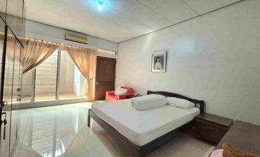 Ruang Usaha plus Gudang Luas 2800m² dan Rumah Mewah Akses Jalan Raya Dekat Tol