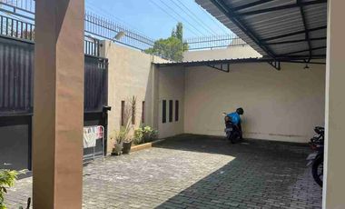 Rumah Kost 2lt Tengah Kota dekat Jln Raya Adi Sucipto