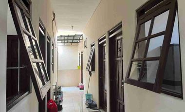 Rumah Kost 2lt Tengah Kota dekat Jln Raya Adi Sucipto